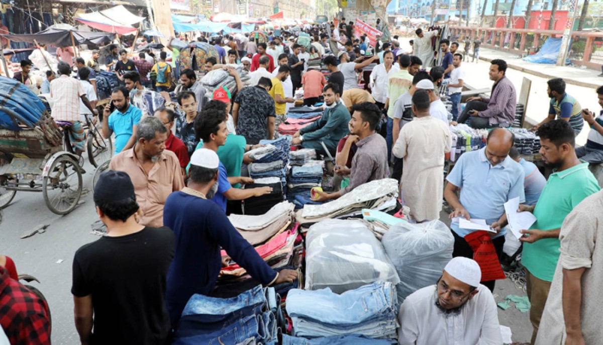 বঙ্গবাজারে বুধবার থেকে চৌকি বসাতে পারবেন ব্যবসায়ীরা
