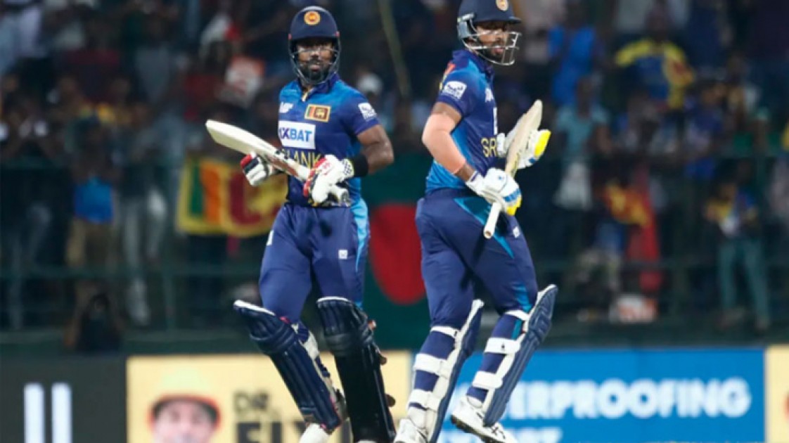 টস জিতে ব্যাটিংয়ে শ্রীলংকা