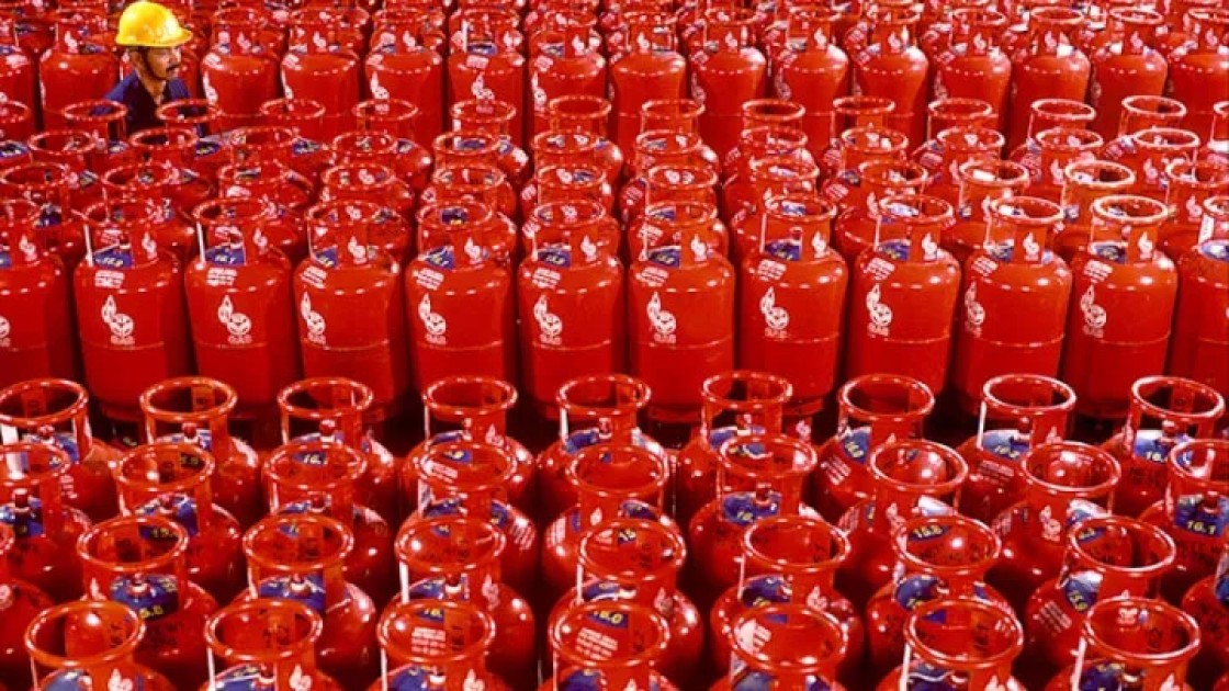 আবার বাড়ল এলপিজির দাম