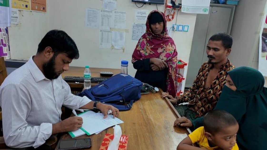 ভোলায় বিনামূল্যে মানসিক স্বাস্থ্য ক্যাম্প: চিকিৎসা পেলেন ৪৭ জন রোগী