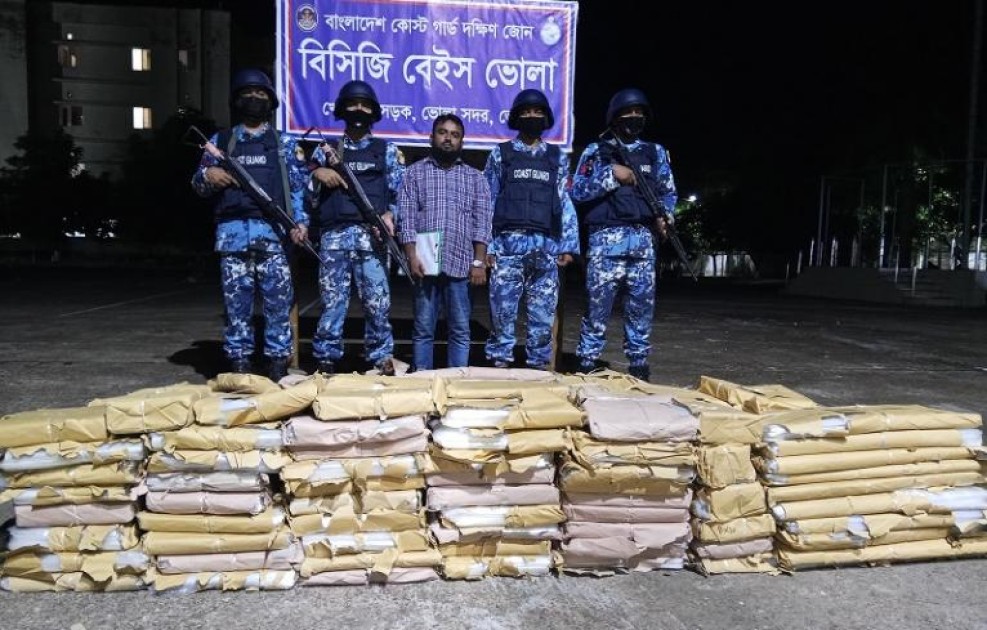 ভোলায় ৬৭৮ কেজি নিষিদ্ধ পলিথিন আটক