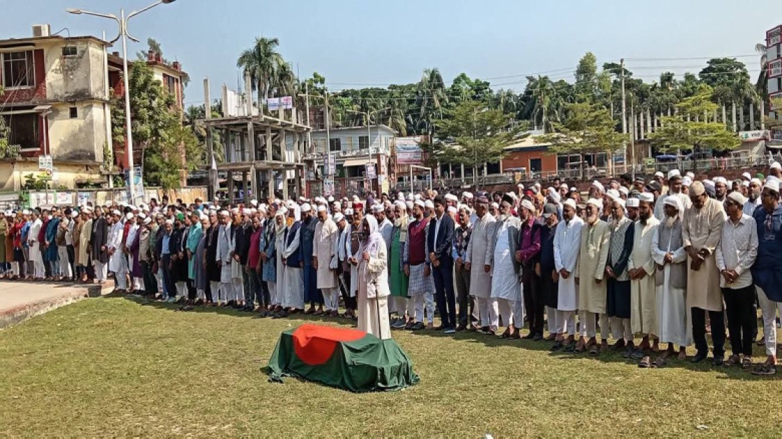 ভোলা প্রেসক্লাবের সাবেক সভাপতি,বীর মুক্তিযোদ্ধা ও দৈনিক বাংলার কণ্ঠের সম্পাদক এম হাবিবুর রহমানের জানাজা