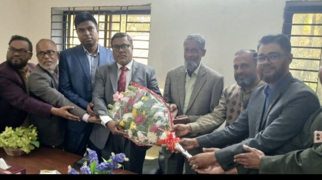 ভোলা ইসলামিয়া ইউনানী মেডিকেল কলেজ পরিদর্শনে স্বাস্থ্য শিক্ষা ও পরিবার কল্যাণ মন্ত্রণালয়ের উপসচিব  মোঃ আব্দুল খালেক